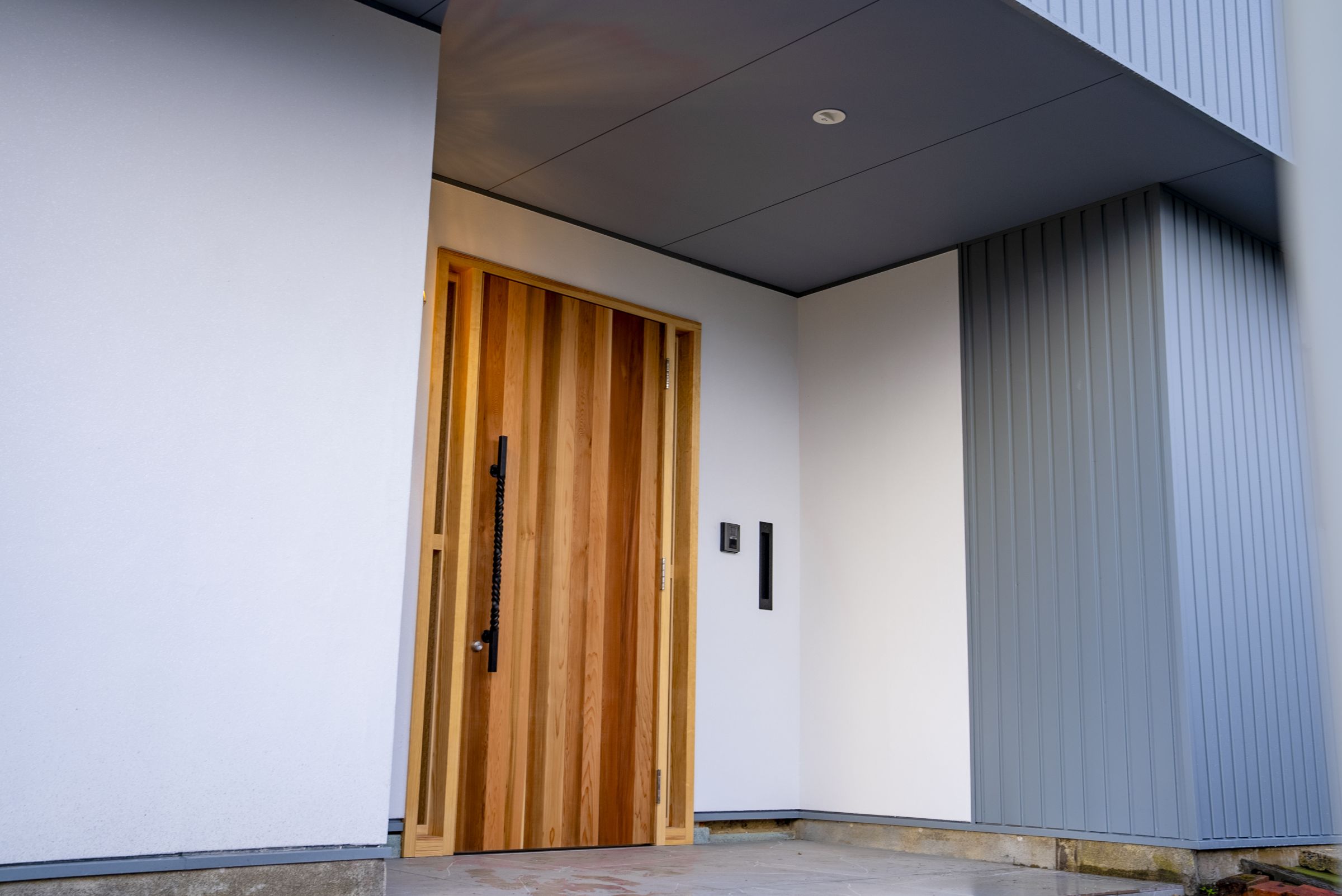 アフター　玄関 @ T様邸　リノベーション工事 / レオニダス 施工実例